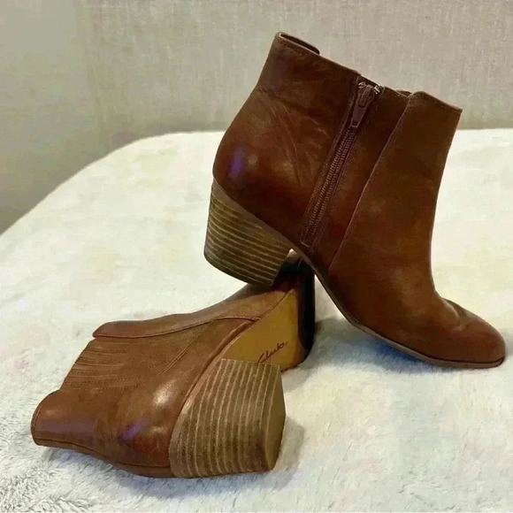 Clarks Artisan Boots Womens 10M Maypearl Tulsa Ankle Booties Heels Brown Leather - Picture 1 of 5